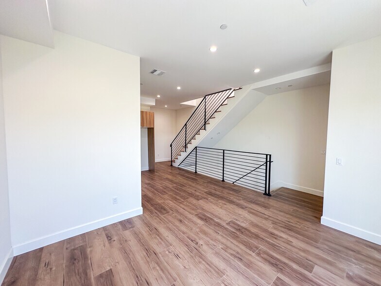 More Photos Of 2840 Wellington Rd, Los Angeles Multifamily For Sale