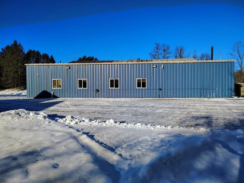 More Photos Of N16184 Old Hwy 13, Lake Service For Sale