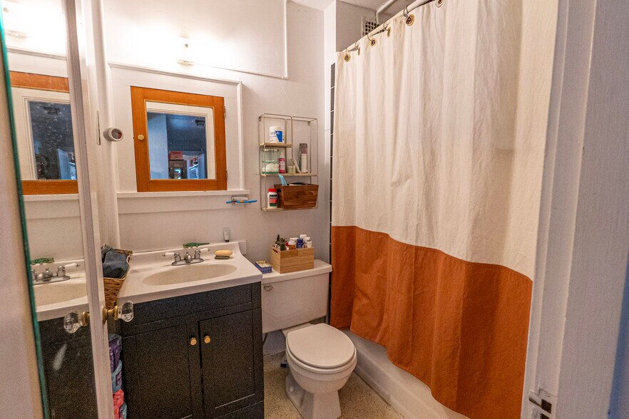 More Photos Of , Tacoma Multifamily For Sale