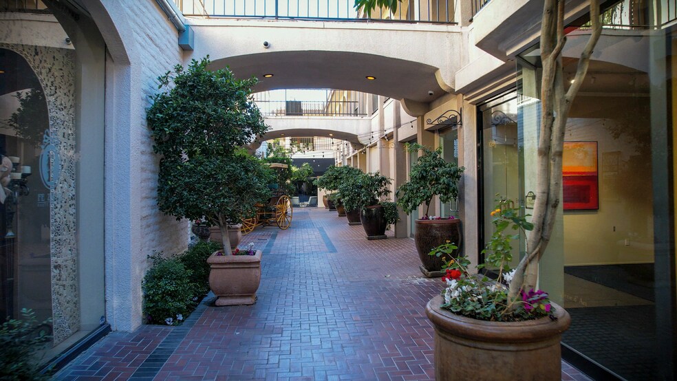 More Photos Of 73111 El Paseo Dr, Palm Desert Unknown For Lease
