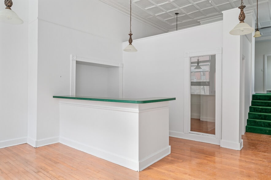 More Photos Of 23 Bedford Sq, Pittsburgh Storefront Retail Residential For Lease