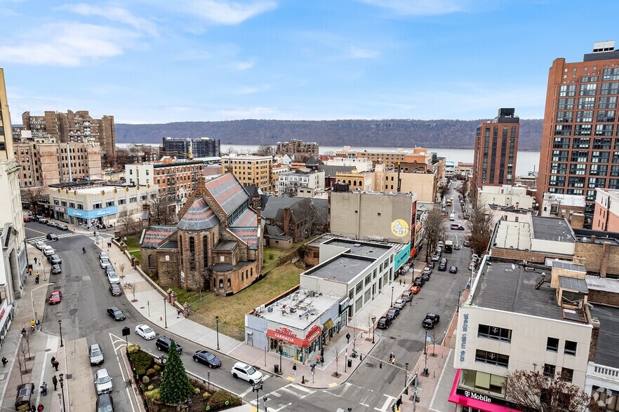 More Photos Of 2-6 Main St, Yonkers Storefront Retail Office For Lease