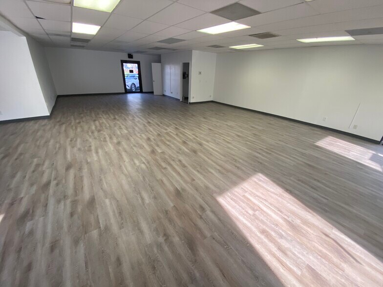 More Photos Of 13555 Automobile Blvd, Clearwater Medical For Lease