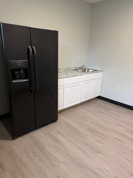 More Photos Of 1667 Crofton Ctr, Crofton Medical For Lease