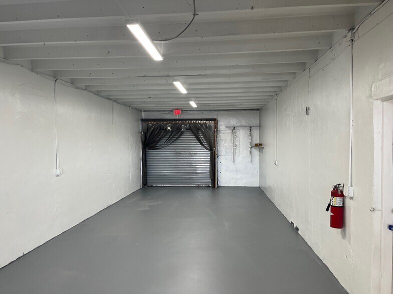 More Photos Of 4385 NW 7th St, Miami Storefront Retail Office For Lease