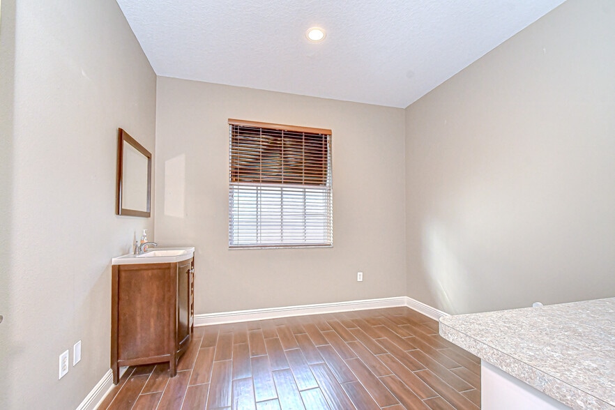 More Photos Of 6928 Linebaugh Ave, Tampa Office For Sale