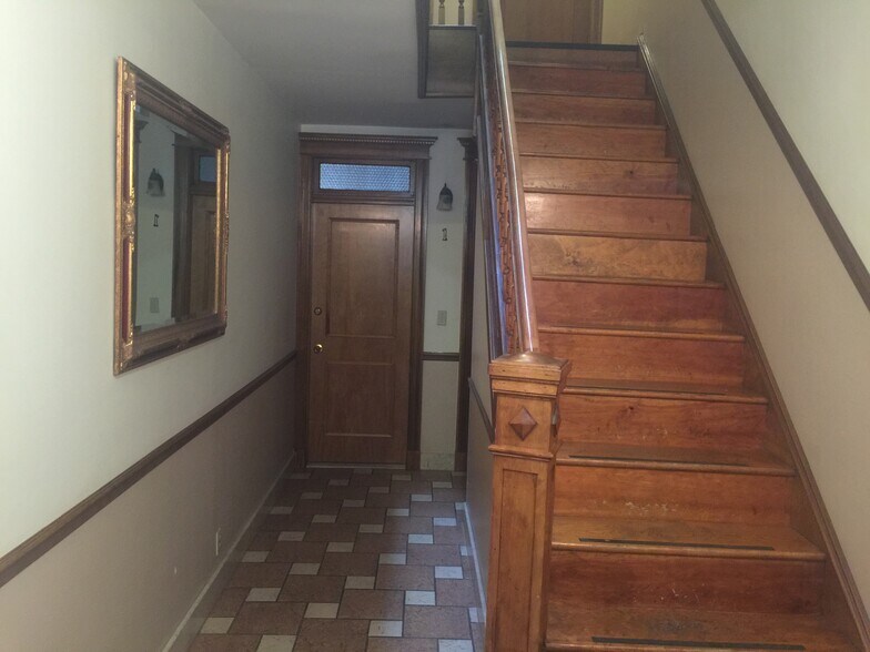 More Photos Of 4605 30th Ave, Astoria Apartments For Lease