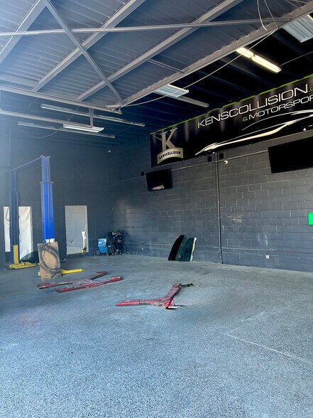 More Photos Of 6144-6148 Venice Blvd, Los Angeles Auto Repair For Lease