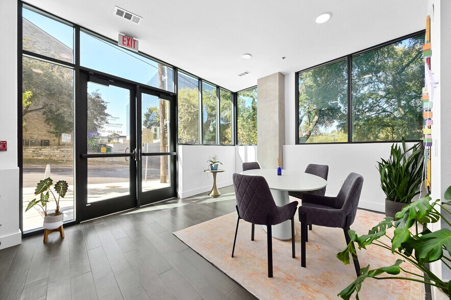 More Photos Of 2500 Longview St, Austin Apartments For Sale