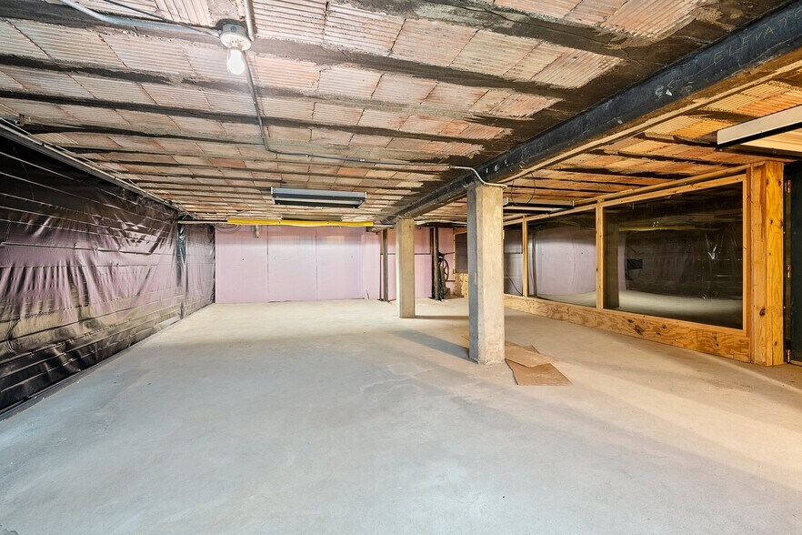 More Photos Of 408 Dousman St, Green Bay Storefront Retail Residential For Sale