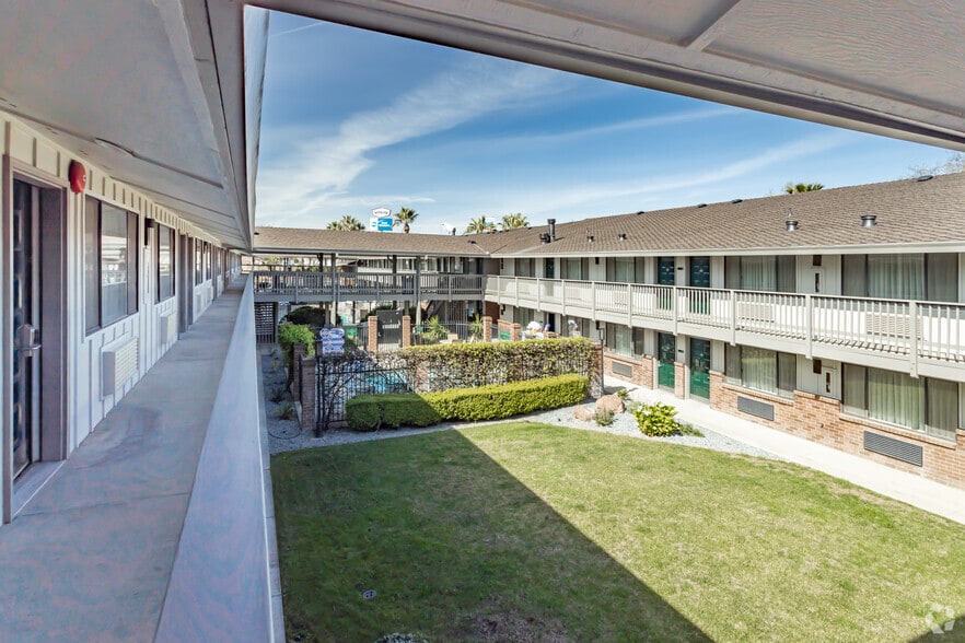 More Photos Of 584 N East St, Woodland Hotel For Sale