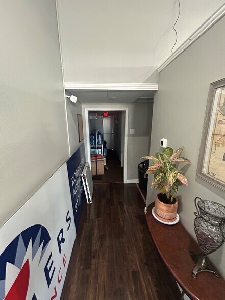 More Photos Of 1905 8th Ave, Fort Worth Freestanding For Lease