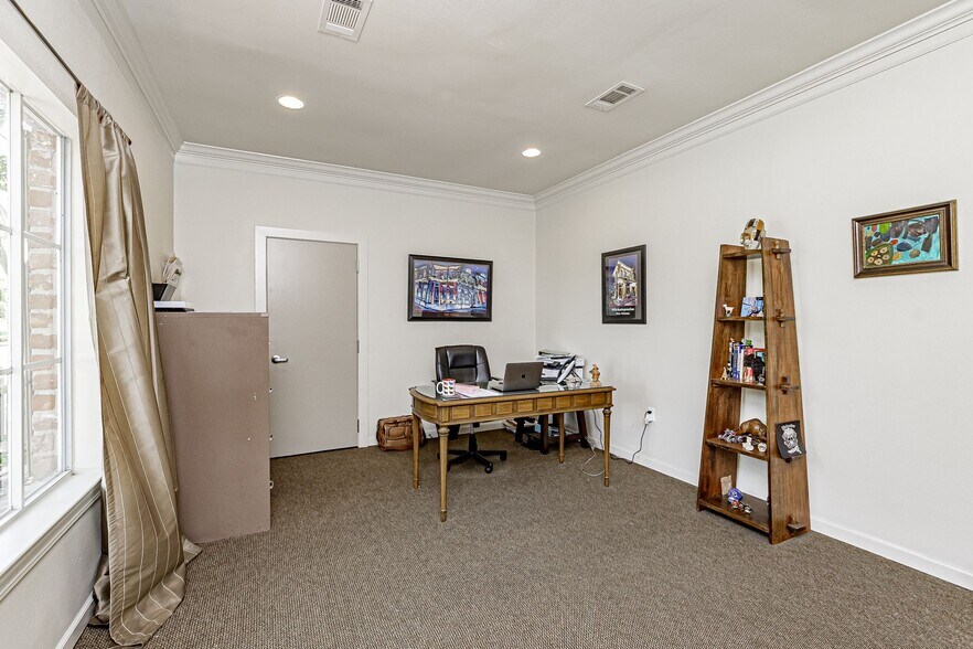 More Photos Of 673 E Airport Ave, Baton Rouge Office Residential For Sale