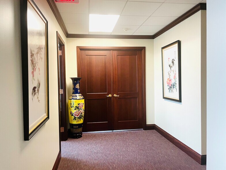 More Photos Of 9999 Bellaire Blvd, Houston Medical For Lease