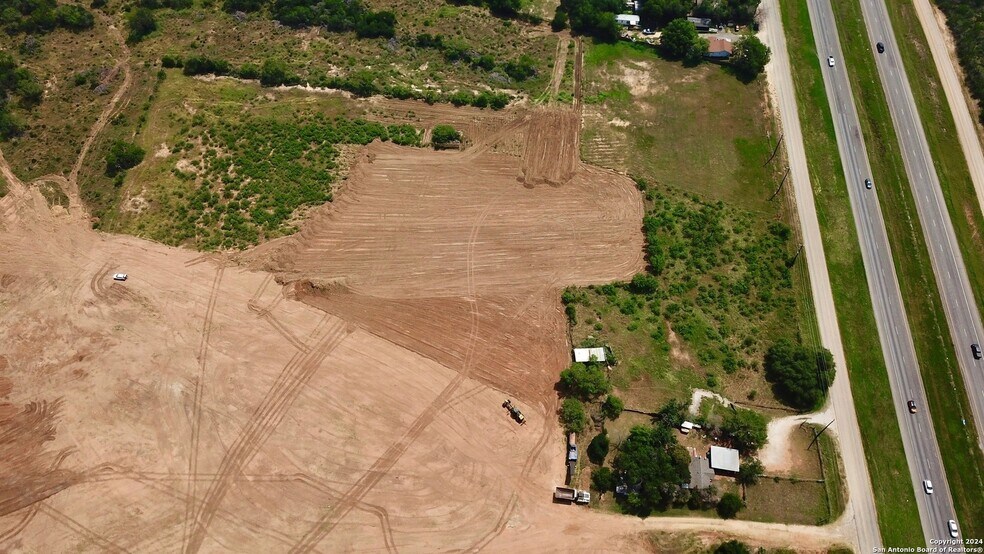 More Photos Of 17171 Interstate 35 S, Atascosa Land For Sale