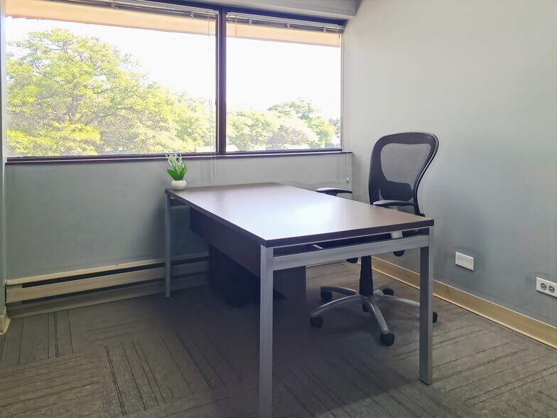 More Photos Of 20200 Governors Dr, Olympia Fields Coworking Space