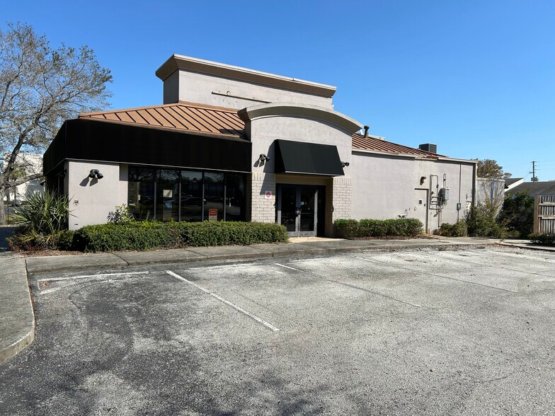 More Photos Of 4535 E Bay Dr, Clearwater Restaurant For Sale