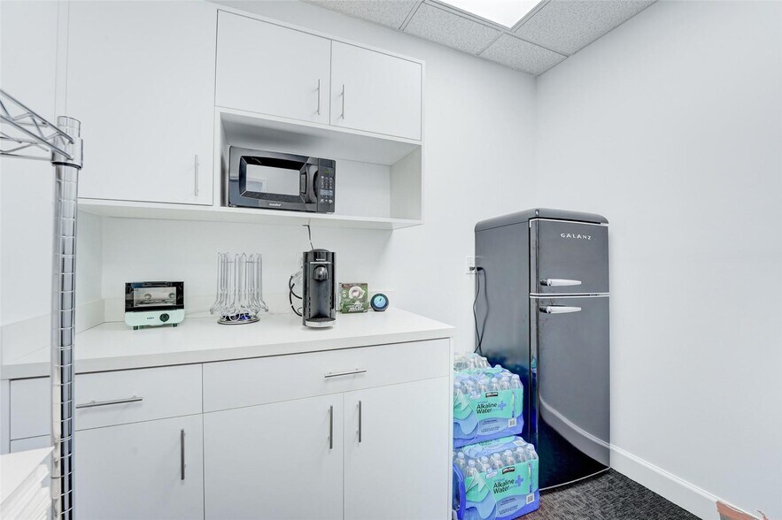 More Photos Of 2455 E Sunrise Blvd, Fort Lauderdale Loft Creative Space For Sale