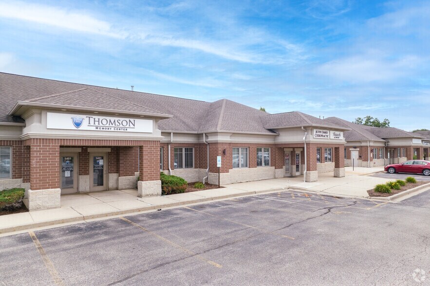More Photos Of 1437-1457 Merchant Dr, Algonquin Medical For Sale