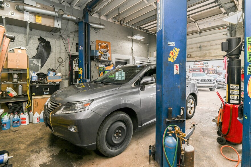 More Photos Of 385 New Park Ave, Hartford Auto Repair For Sale