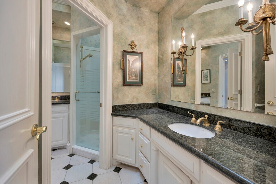 More Photos Of 504 N Euless Main St, Euless Carwash For Sale