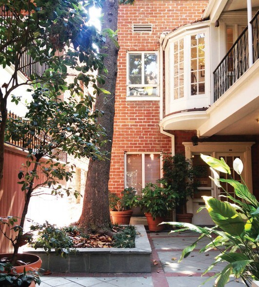 More Photos Of 1015 Gayley Ave, Los Angeles Medical For Lease