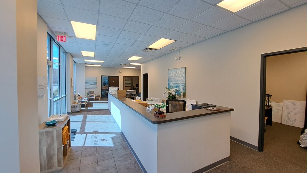 More Photos Of 705 Wells Rd, Orange Park Flex For Sale