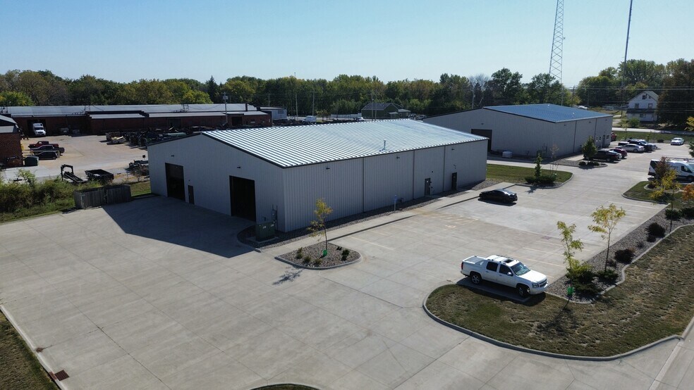 More Photos Of 6655 NE 15th St, Des Moines Warehouse For Sale