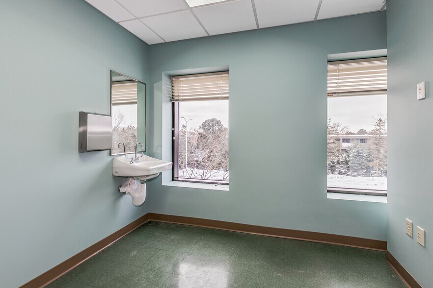 More Photos Of 7300 France Ave S, Edina Medical For Sale