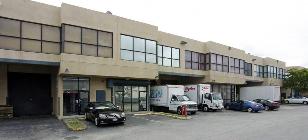 More Photos Of 6820-6856 NW 77th Ct, Miami Warehouse For Lease