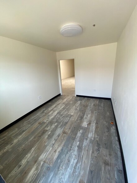 More Photos Of 15311-15323 Pipeline Ln, Huntington Beach Manufacturing For Lease