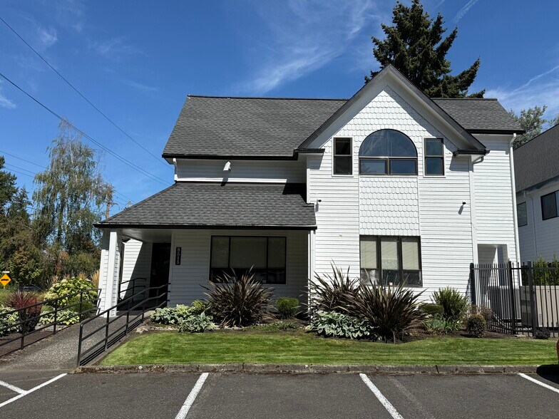 More Photos Of 8515 NE Hazel Dell Ave, Vancouver Medical For Lease