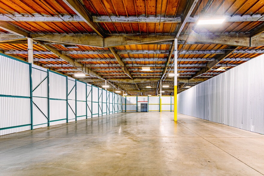 More Photos Of 2700 Louis Henna Blvd, Round Rock Warehouse For Lease