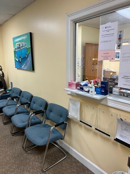 More Photos Of 3580 Habersham At Northlake, Tucker Medical For Sale