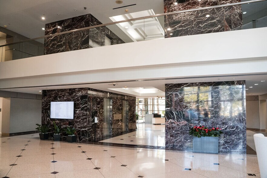 More Photos Of 15710 John F Kennedy Blvd, Houston Office For Lease