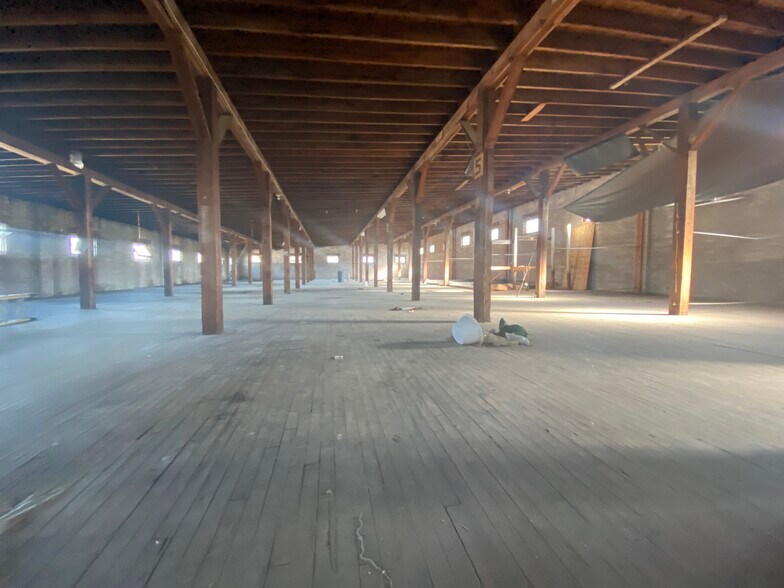 More Photos Of 260 W Stroud St, Randolph Warehouse For Sale