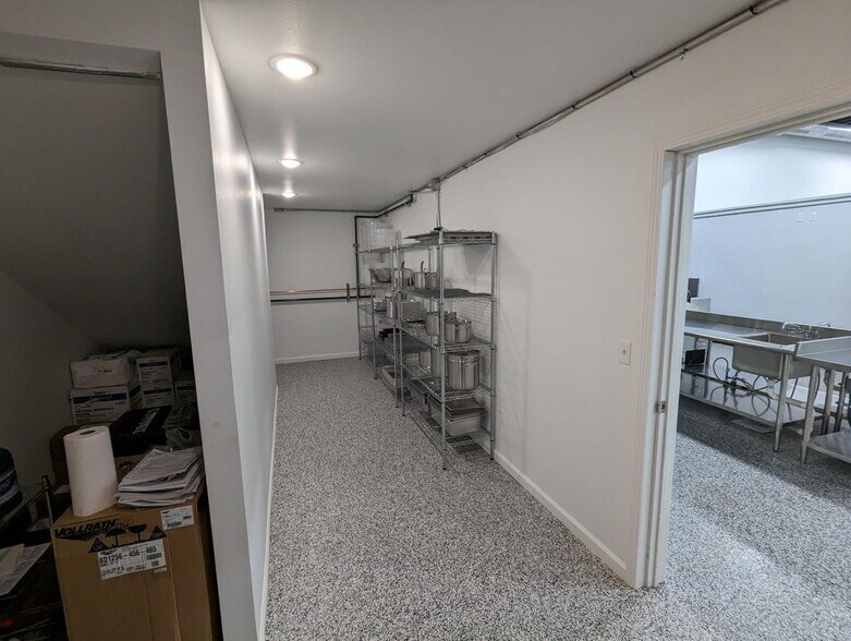 More Photos Of 2035 Orchard Dr, Brookings Restaurant For Sale