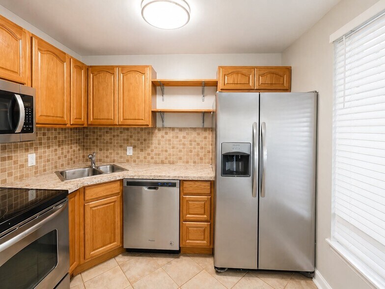 More Photos Of 555 N DuPont Ave, Madison Apartments For Sale