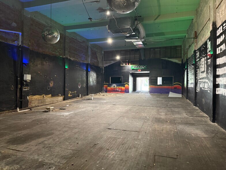 More Photos Of 1570 S High St, Columbus Storefront Retail Residential For Sale