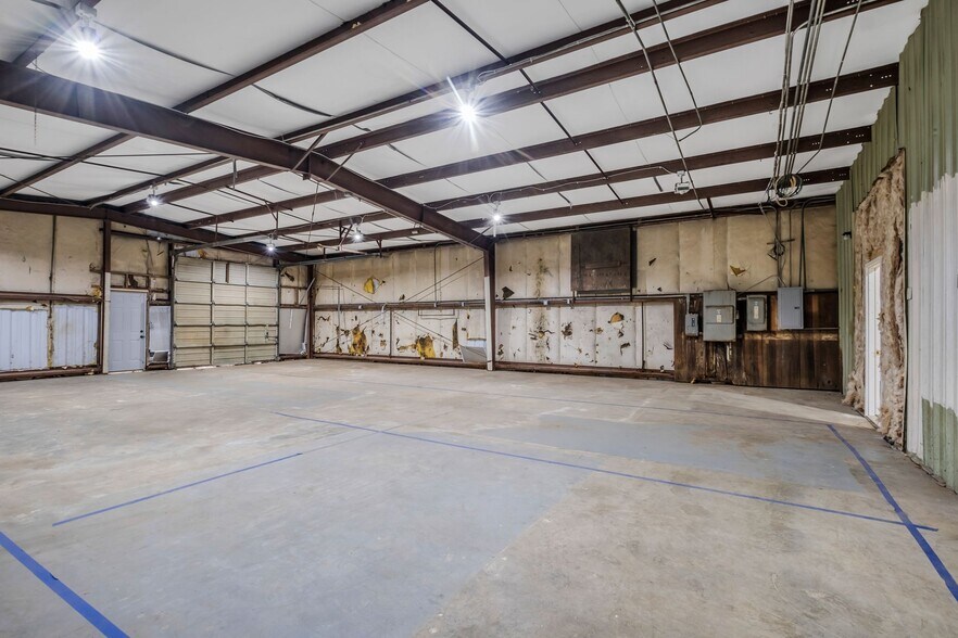 More Photos Of 1409 Buffalo Rd, Lawrenceburg Warehouse For Sale