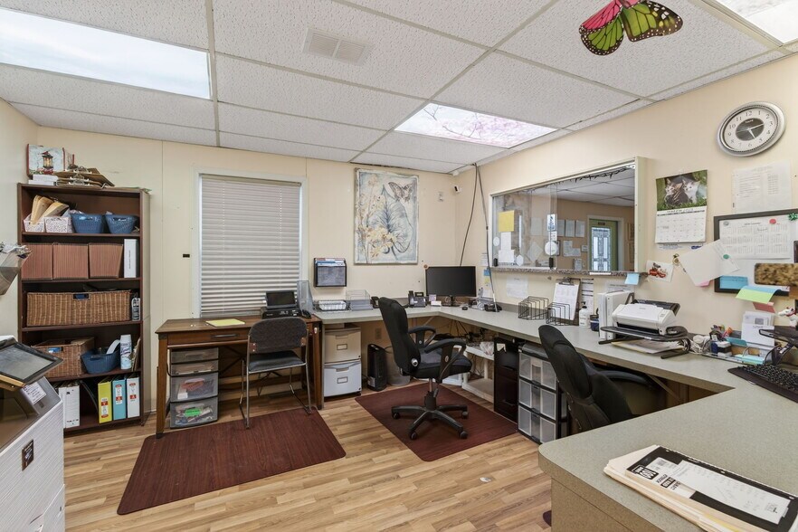 More Photos Of 301 Hurley Ave, Kingston Office For Sale