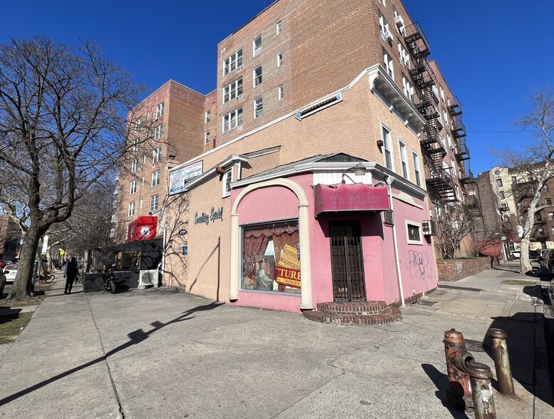 Primary Photo Of 1701 Elm Ave, Brooklyn Restaurant For Sale