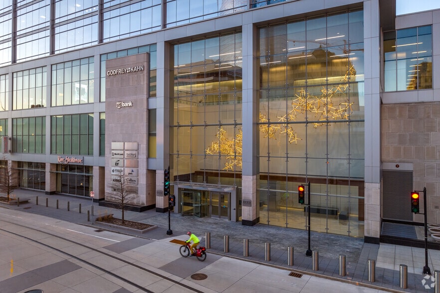 More Photos Of 833 E Michigan St, Milwaukee Office For Lease