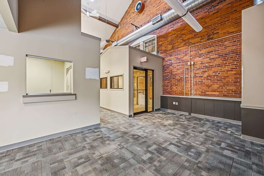 More Photos Of 412 E River St, Elyria Office For Sale