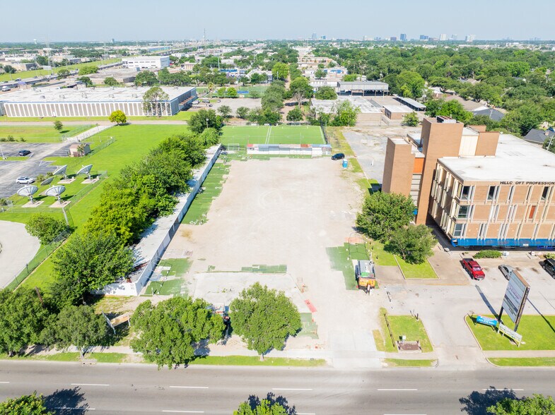 More Photos Of 3800 Hillcroft, Houston Land For Sale