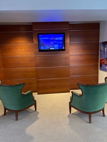 More Photos Of 1 Harbour Pl, Portsmouth Office For Lease