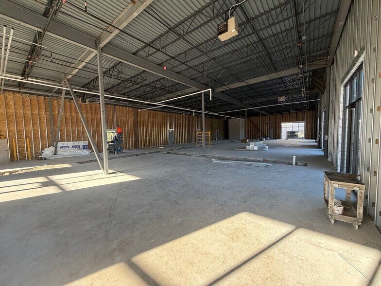 More Photos Of 1012 Municipal Dr, Leander Storefront For Sale