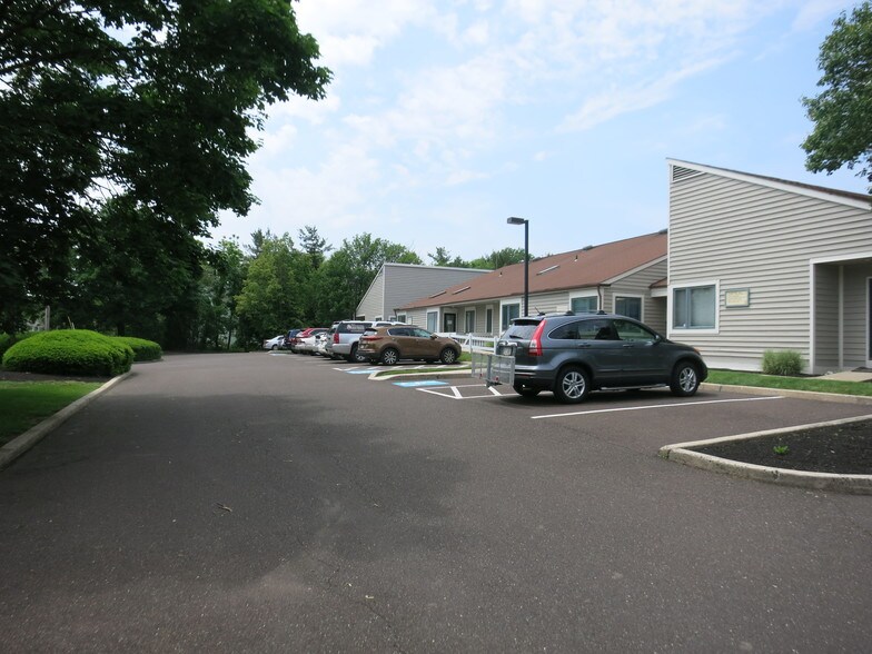 More Photos Of 920 Lawn Ave, Sellersville Medical For Sale