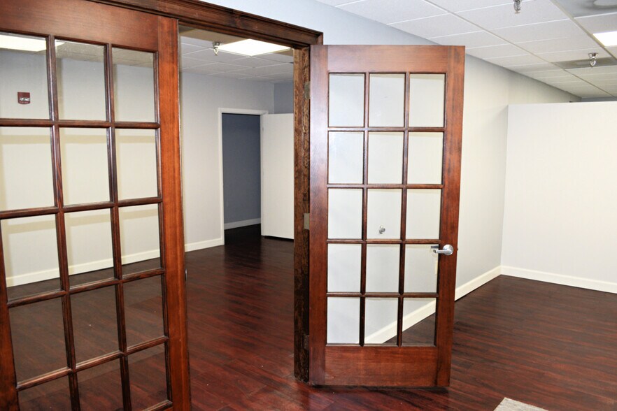 More Photos Of 280 W Canton Ave, Winter Park Office For Lease