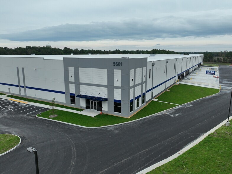 More Photos Of 5601 Chudoba Pky, Prince George Distribution For Lease